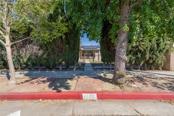 9720 Hayvenhurst, North Hills, CA 91343