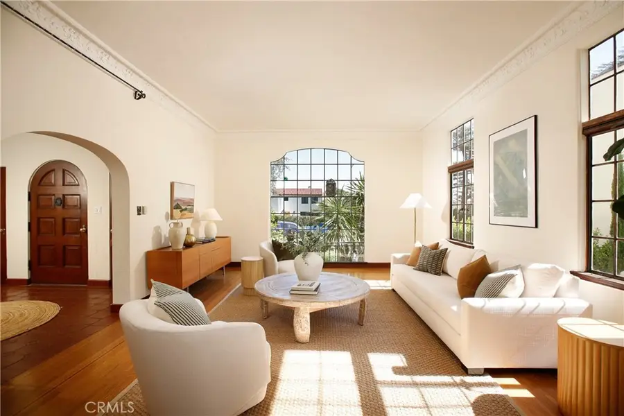 1543 Hillcrest Avenue, Glendale, CA 91202 - #3