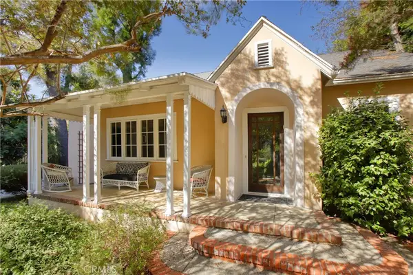 13721 Chandler Boulevard, Sherman Oaks, CA 91401