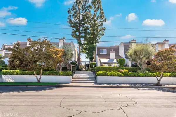 18340 Collins #D, Tarzana, CA 91356