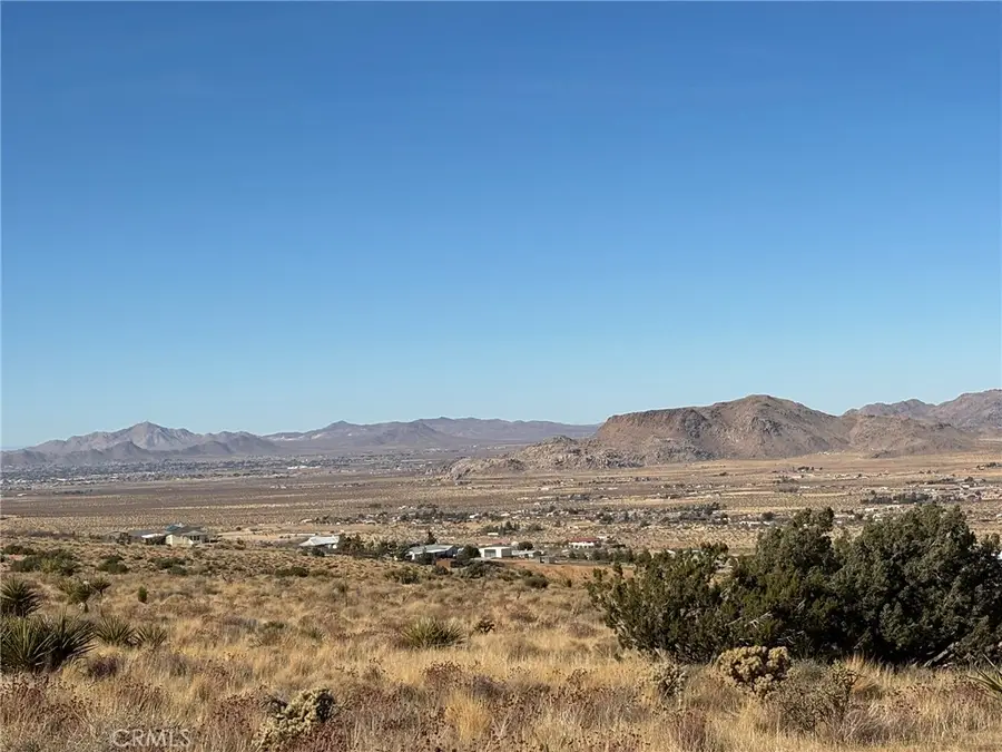 21 Luna Mountain Road, Apple Valley, CA 92308 - #3