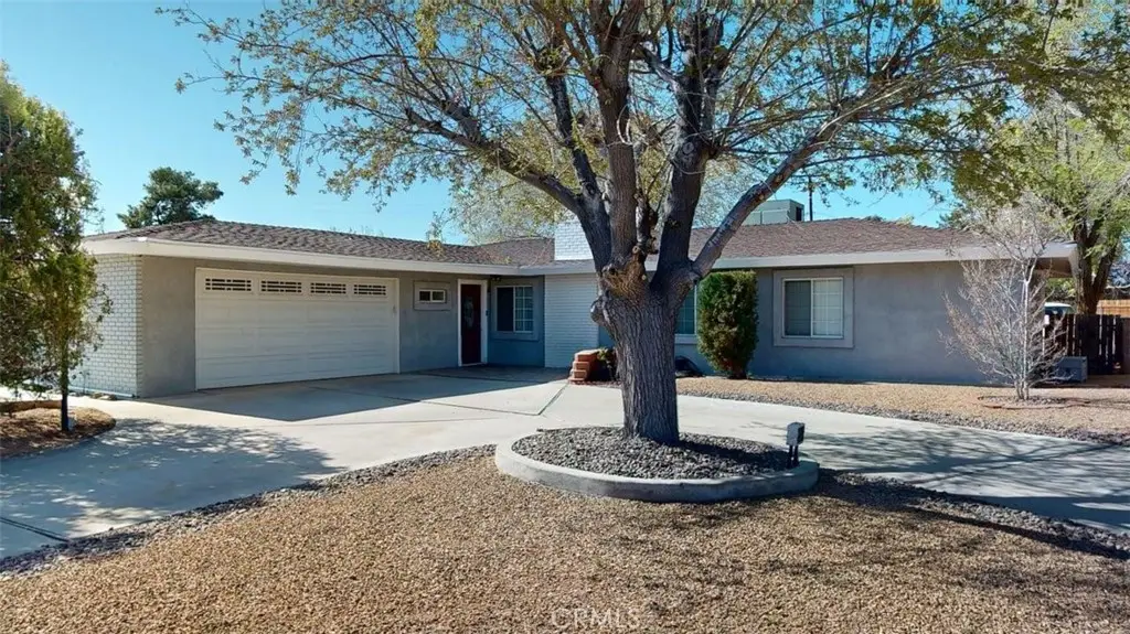 20783 Shawnee Road, Apple Valley, CA 92308 - Image #1