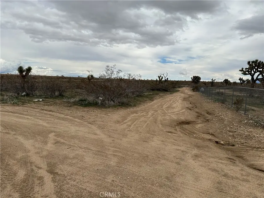 17 Smith, Phelan, CA 92371 - #2