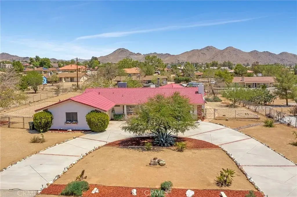 18765 Munsee Road, Apple Valley, CA 92307 - Image #1