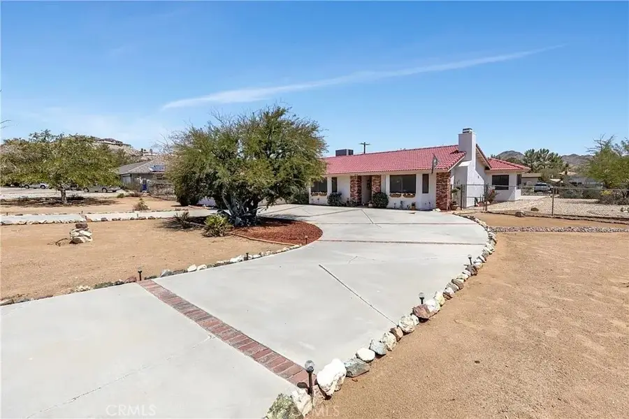 18765 Munsee Road, Apple Valley, CA 92307 - Image #2