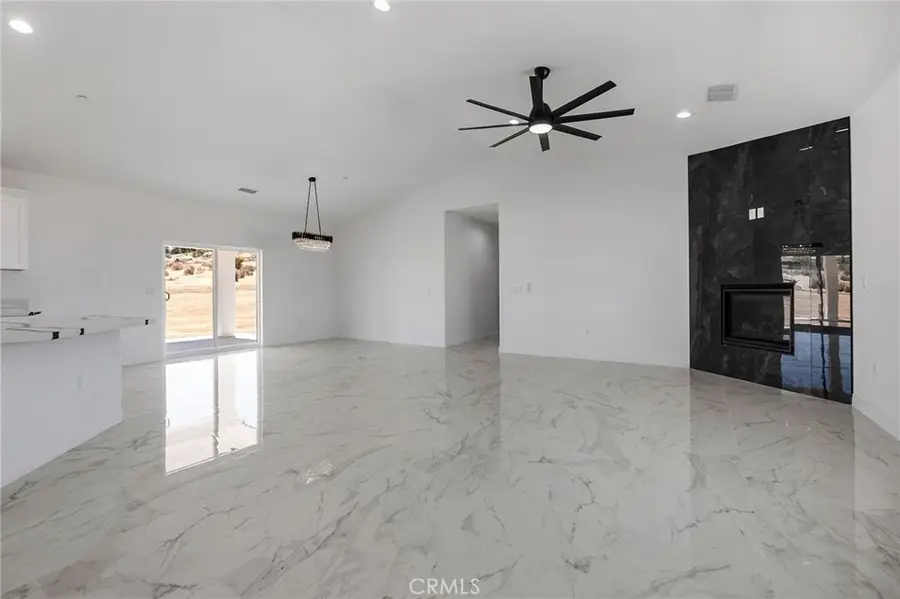 10125 Bella Vista Street, Apple Valley, CA 92308 - Image #3