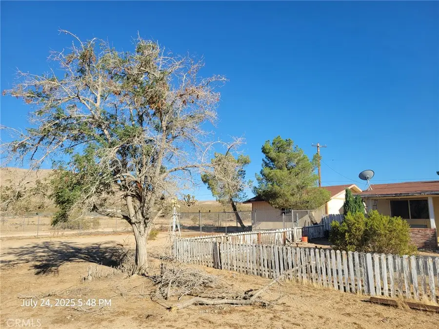 27177 Cahuilla Road, Apple Valley, CA 92307 - Image #3