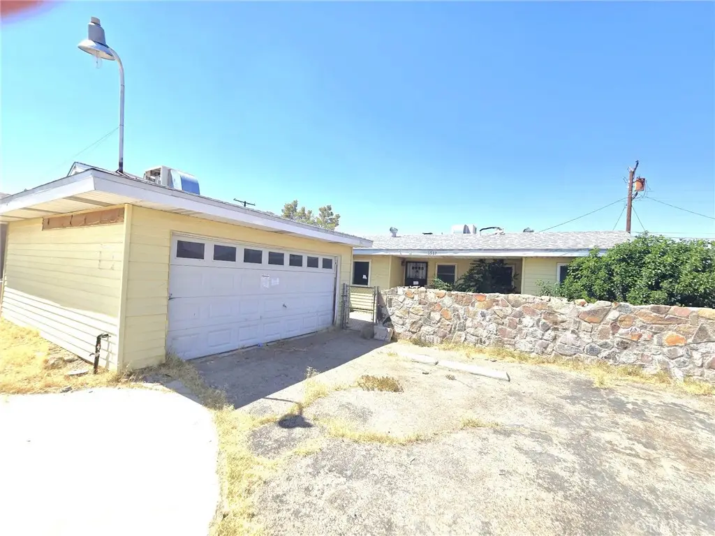 1537 De Anza Street, Barstow, CA 92311 - #1