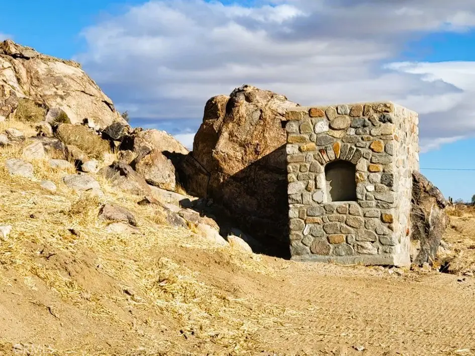 30588 Ca-18, Lucerne Valley, CA 92356 - Image #1