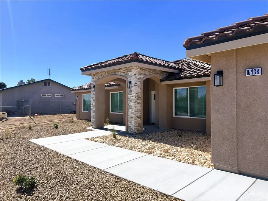 16438 Llanada Avenue, Victorville, CA 92394 - #3