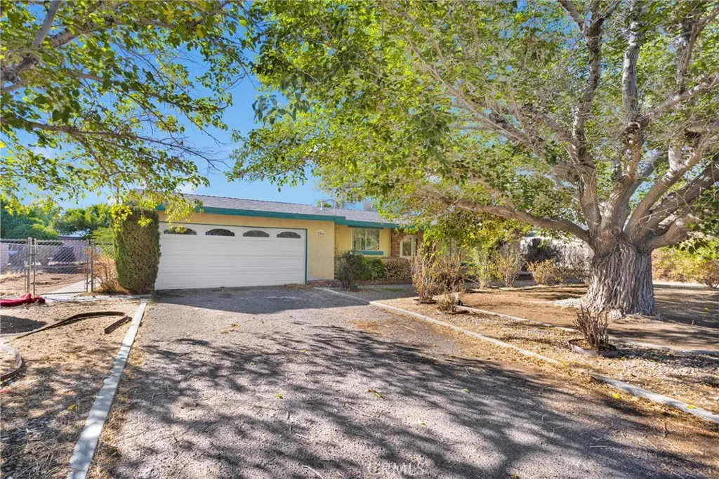 12566 Iroquois Road, Apple Valley, CA 92308 - Image #1