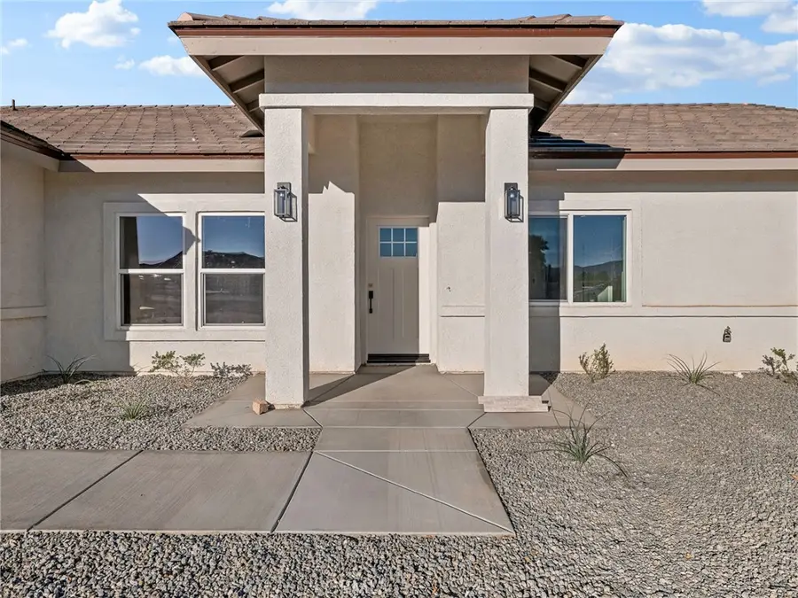 15590 Dale Evans Parkway, Apple Valley, CA 92307 - Image #3