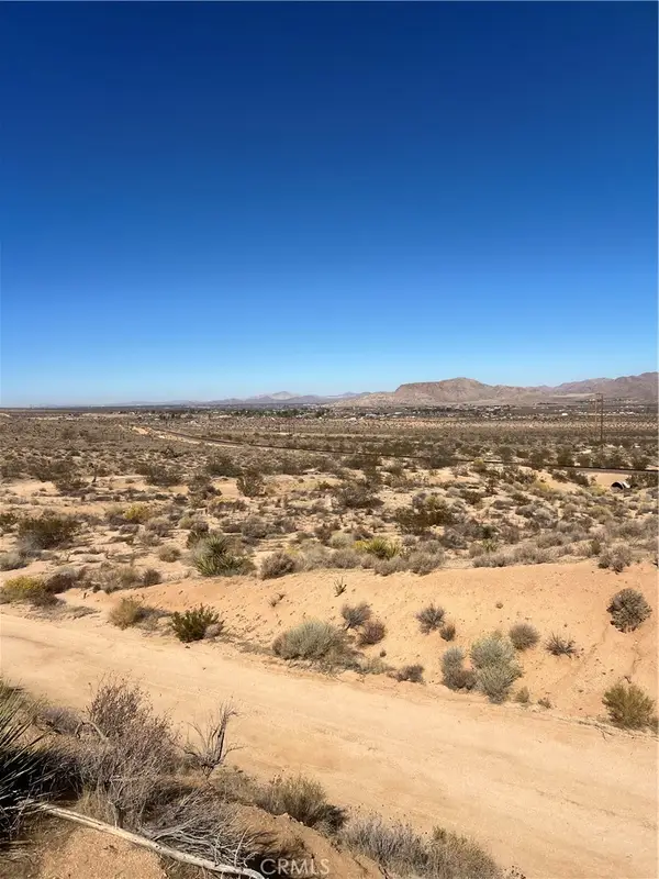 9670 Denrock Road, Apple Valley, CA 92308
