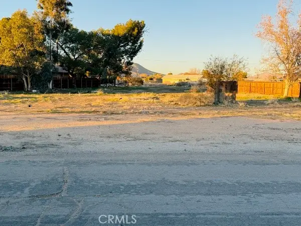 15341 Broken Bow Rd, Apple Valley, CA 92307