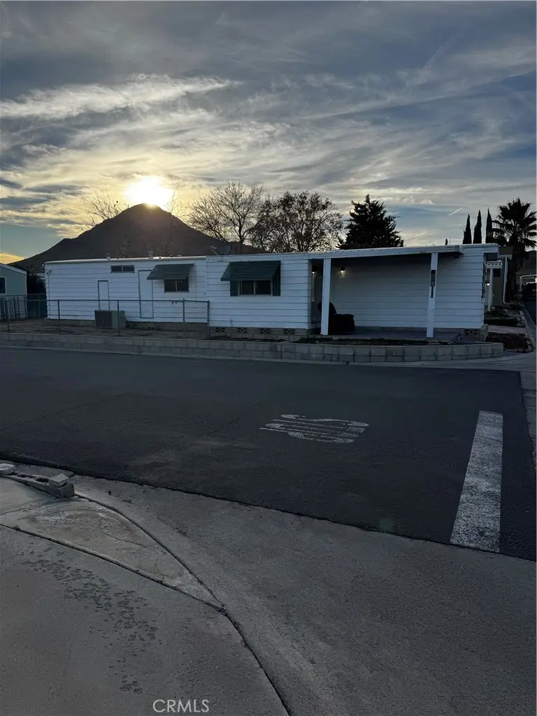 20683 Waalew, Apple Valley, CA 92307 - Image #2