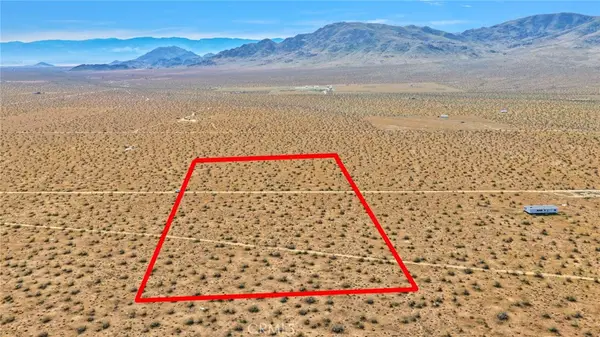 1 Meander Rd, Lucerne Valley, CA 92356