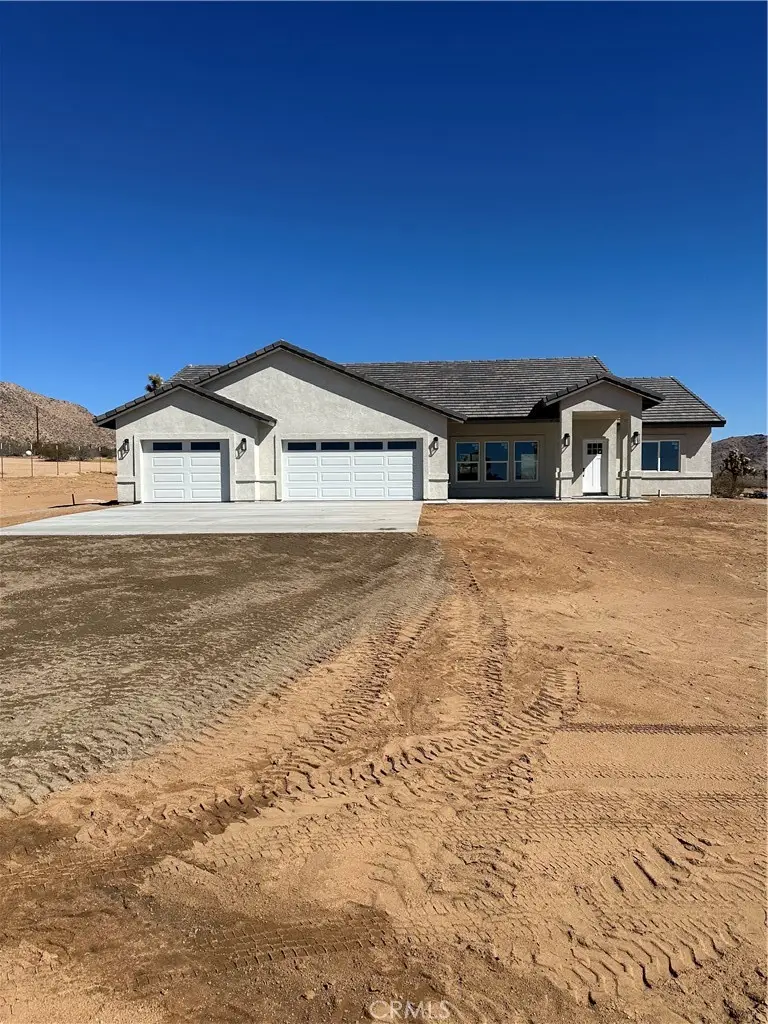 16353 Smokethorn Road, Apple Valley, CA 92307 - Image #1