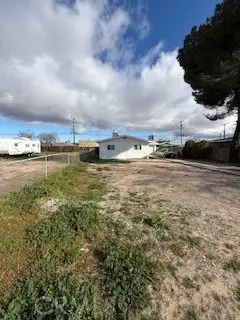 16366 Walnut, Hesperia, CA 92345 - #3