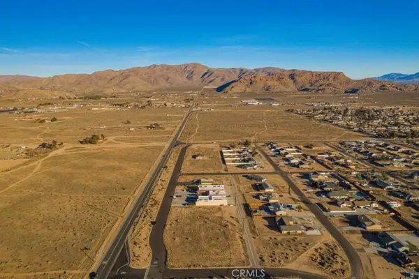 706 Outer Hwy 18 S, Apple Valley, CA 92307