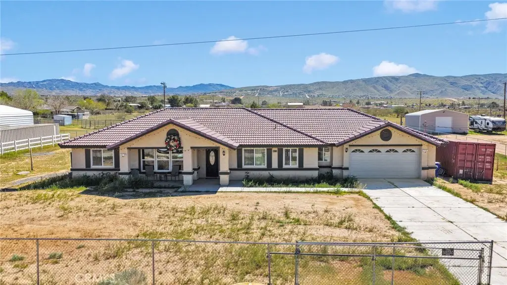 23661 Laurel, Apple Valley, CA 92308 - #1