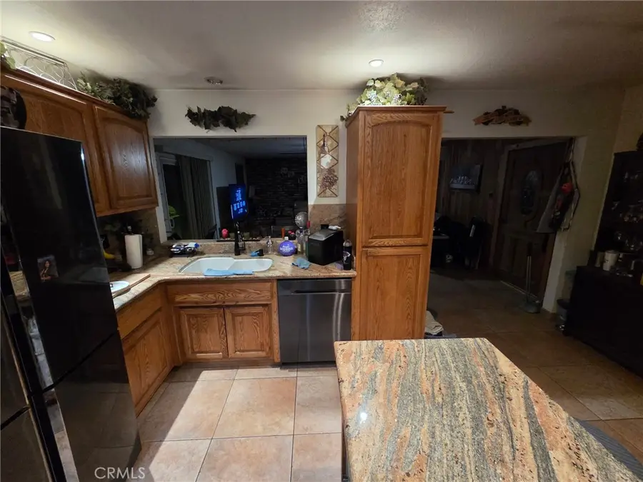 409 Fenmore, Barstow, CA 92311 - #2