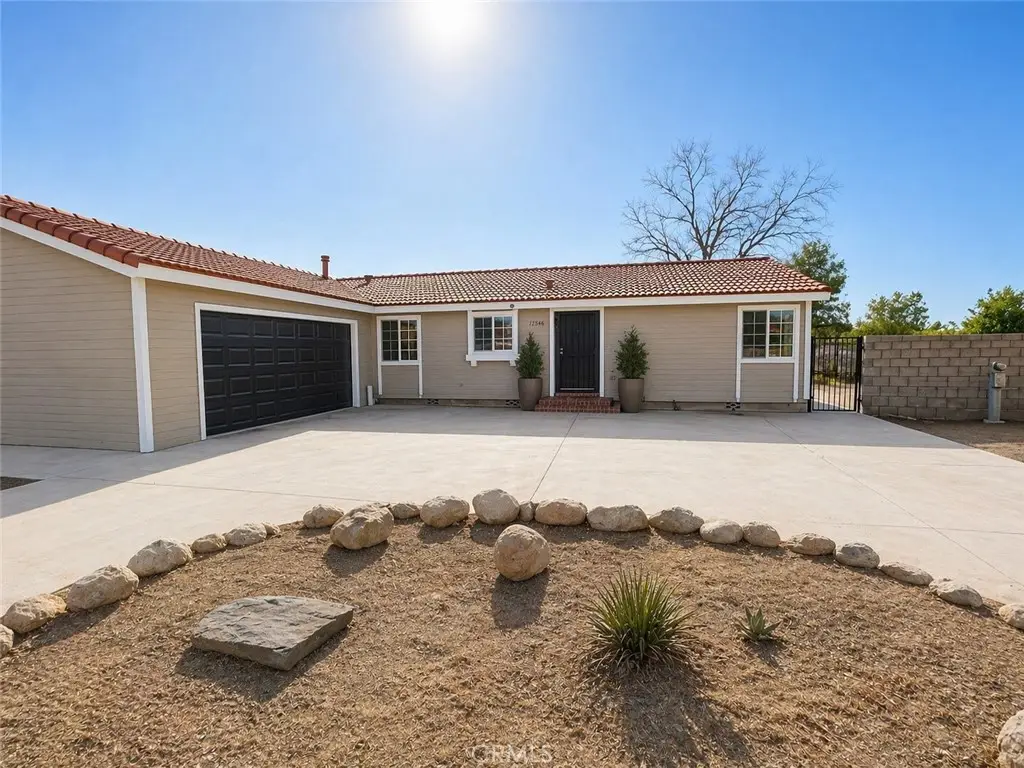 12546 Navajo, Apple Valley, CA 92308 - #1