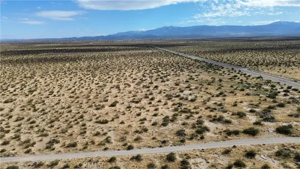 17301 Sheep Creed Rd, El Mirage, CA 92392
