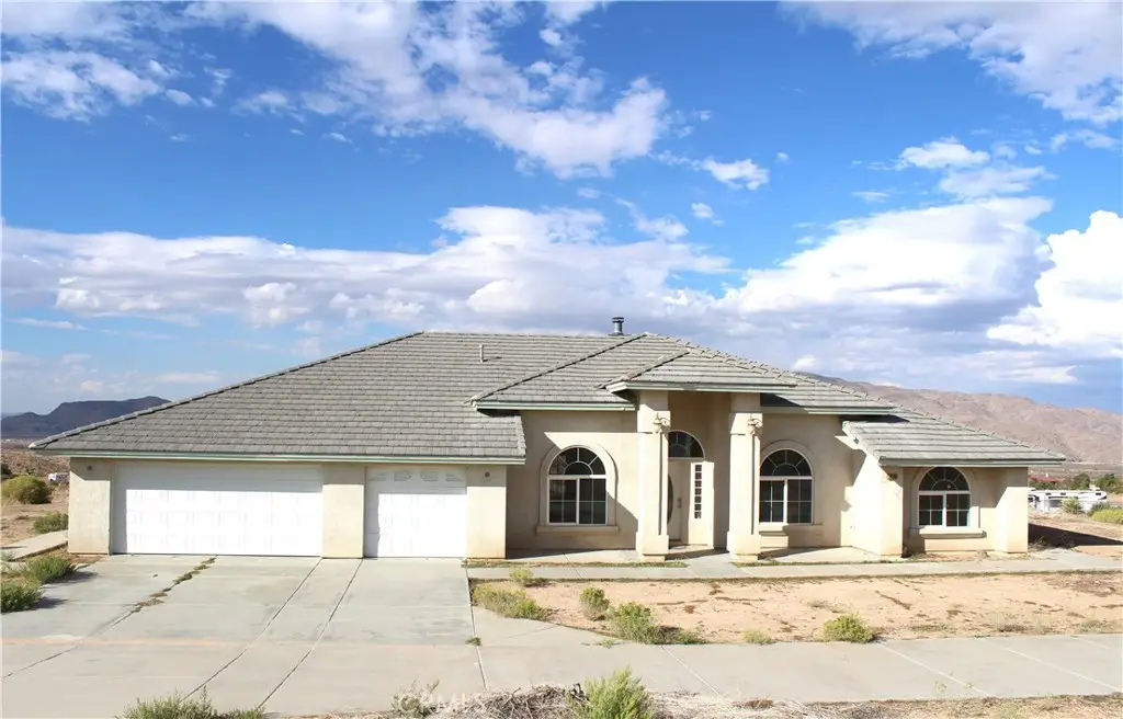 26180 Horizon Street, Apple Valley, CA 92308 - #1