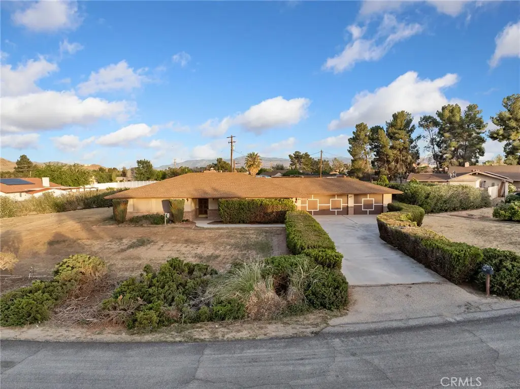 19213 Tecumseh, Apple Valley, CA 92307 - #1