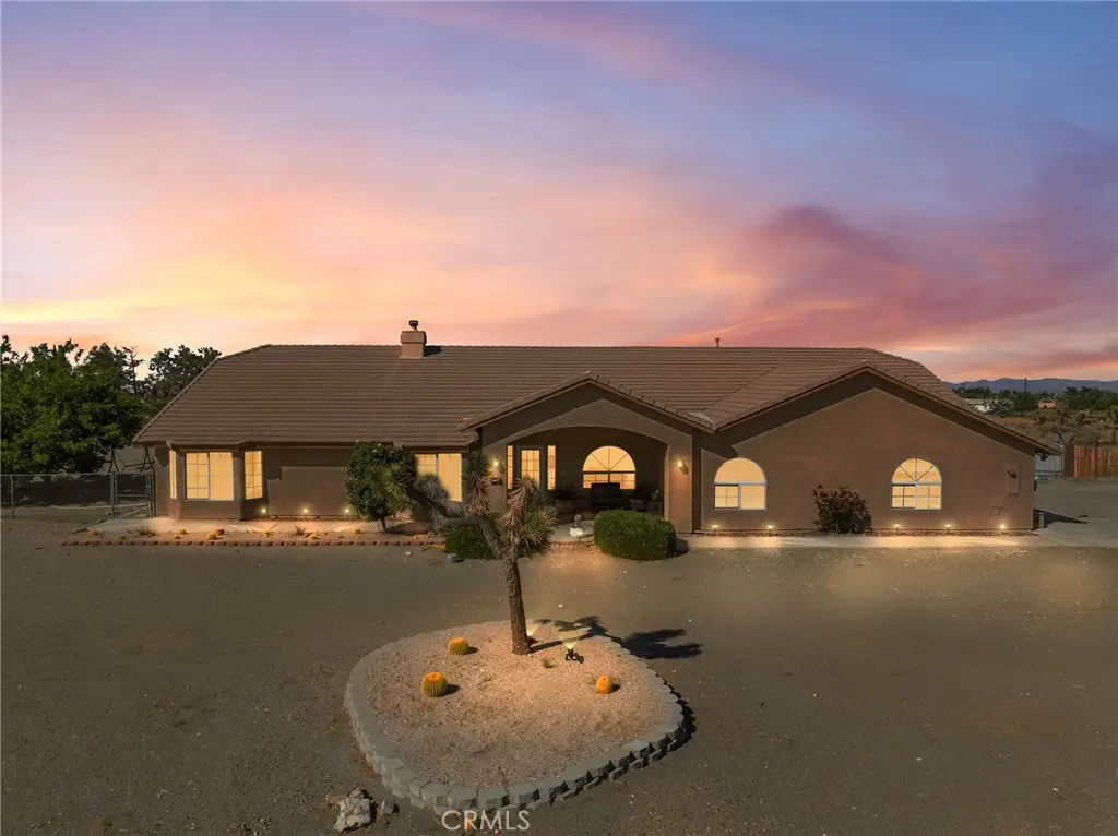 11025 El Esteban, Phelan, CA 92371 - #1