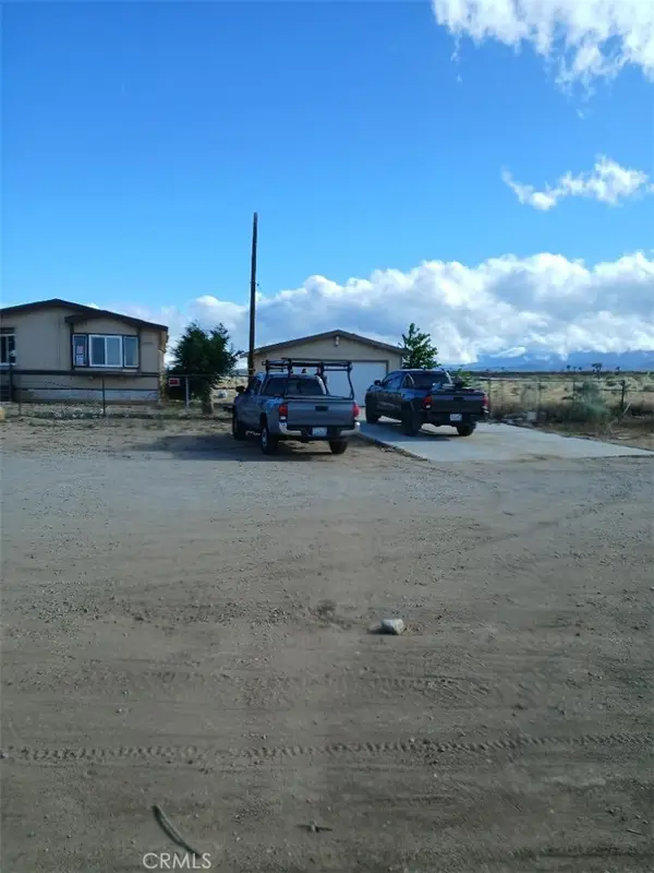 10075 Dos Palmas Rd, Victorville, CA 92392