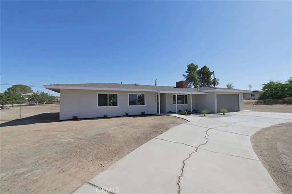 18190 Hiawatha Road, Apple Valley, CA 92307 - #1