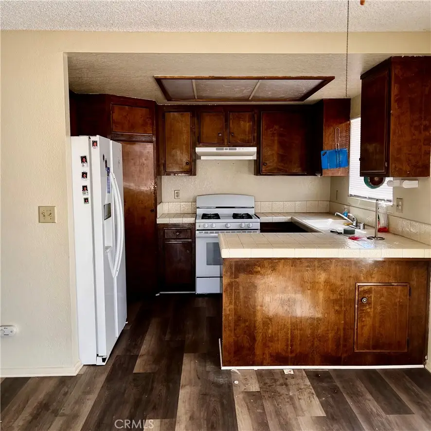 15590 Erie Road, Apple Valley, CA 92307 - #3