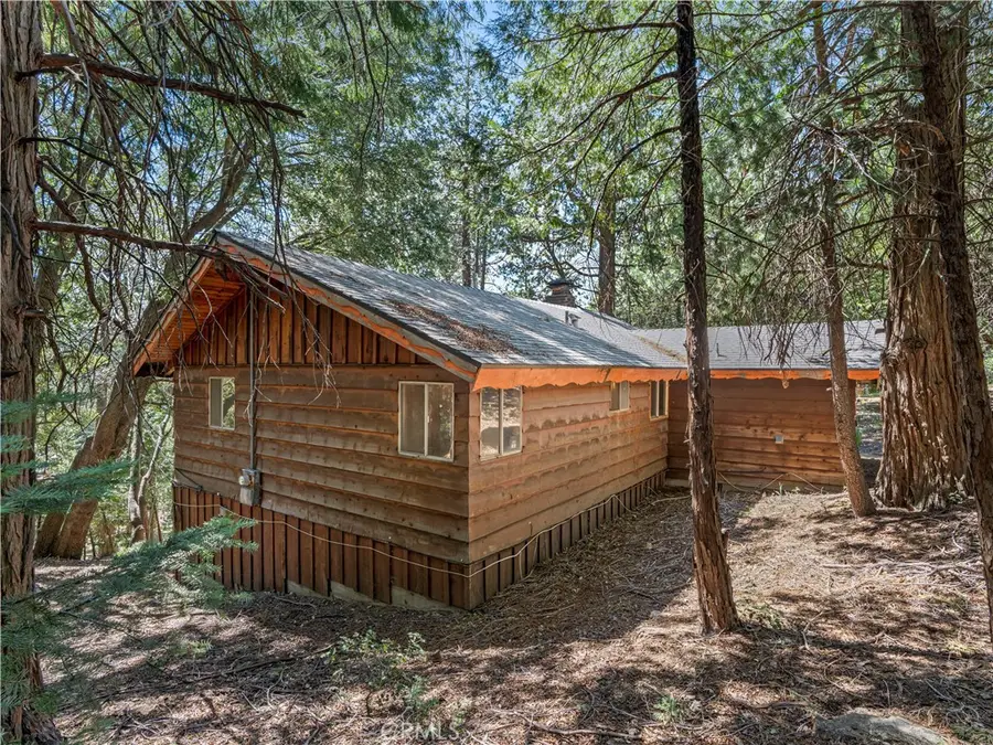 1155 Chateau Dr, Crestline, CA 92325 - #2