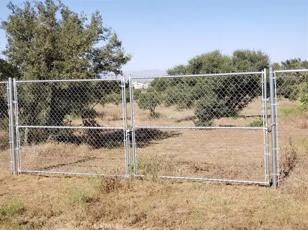 9922 Emerson Road, Oak Hills, CA 92344