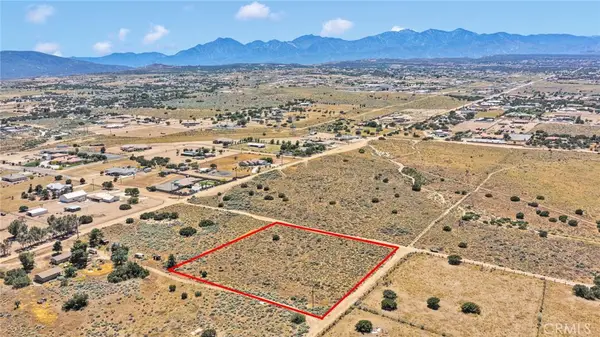 1 Buffalo Road, Oak Hills, CA 92344