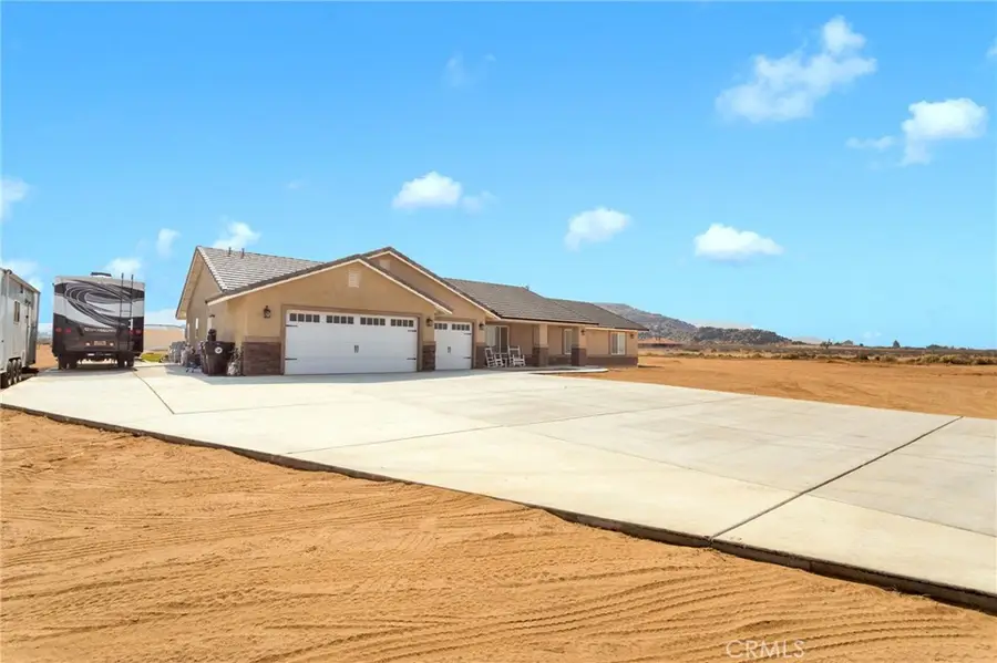 14825 Pela Road, Apple Valley, CA 92307 - #2