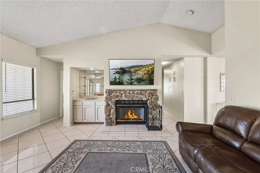 13382 Ivanpah, Apple Valley, CA 92308 - #3