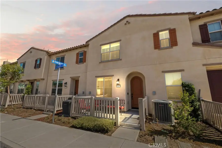 1037 W Clover Ave, Rialto, CA 92376 - #2