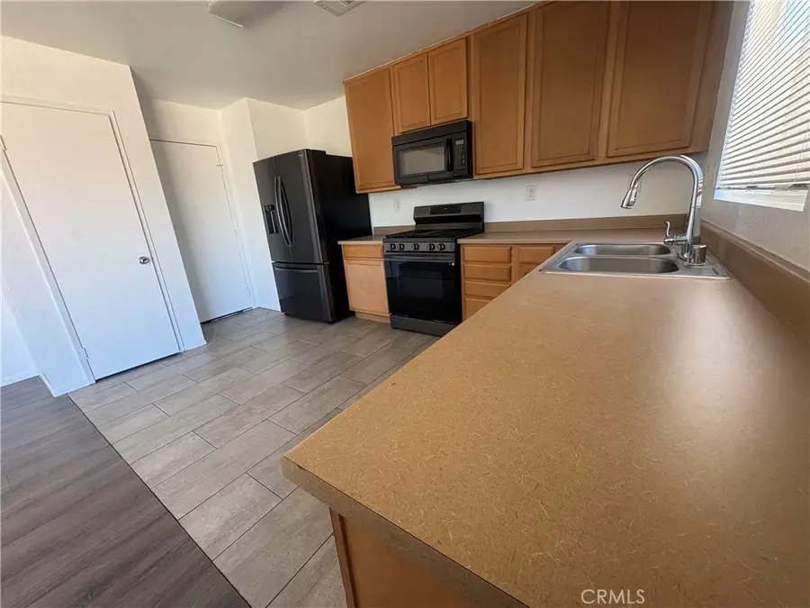 16562 Jasmine Street, Victorville, CA 92395 - #3