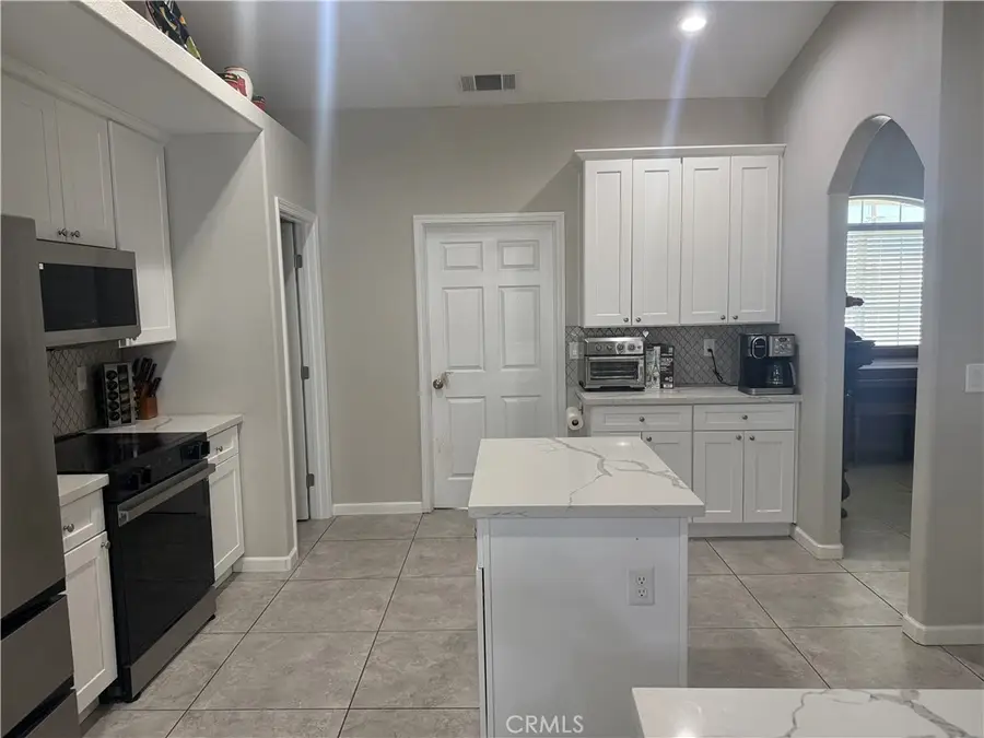 9040 10th Avenue, Hesperia, CA 92345 - #2