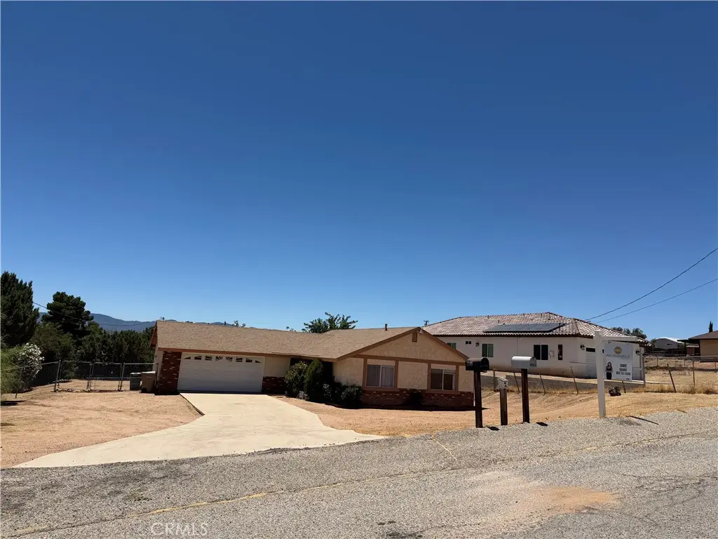 16389 Fremontia, Hesperia, CA 92345 - #1
