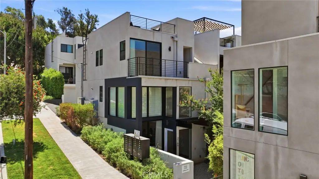 2160 Clifford, Los Angeles, CA 90026 - #1