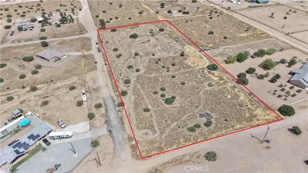 111 Smoke Tree Road, Phelan, CA 92371