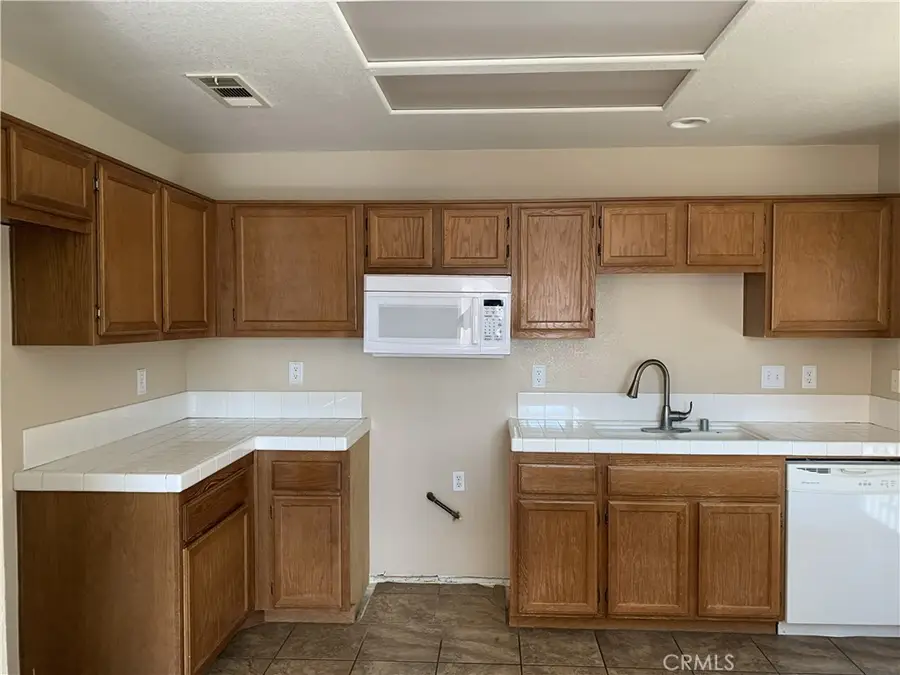 11733 Virginia, Adelanto, CA 92301 - #3