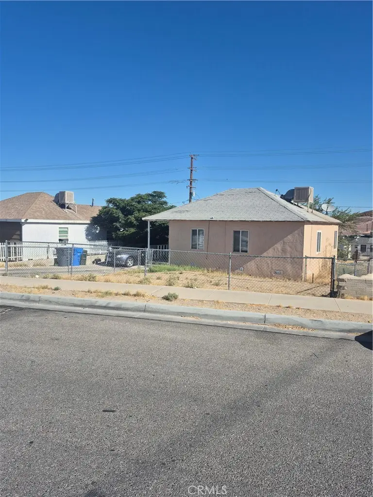 711 W Buena Vista, Barstow, CA 92311 - #2
