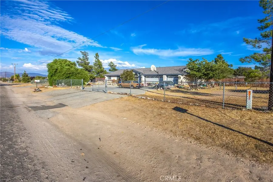 17821 Mauna Loa, Hesperia, CA 92345 - #3