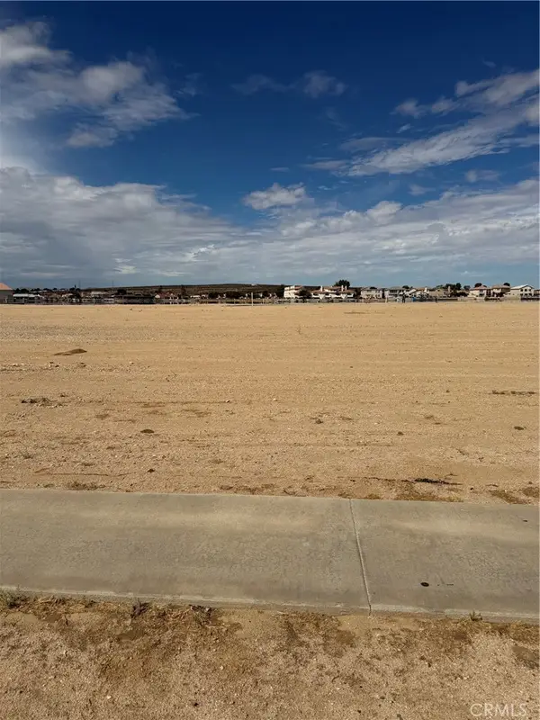 11 Lakeview Drive, Helendale, CA 92342
