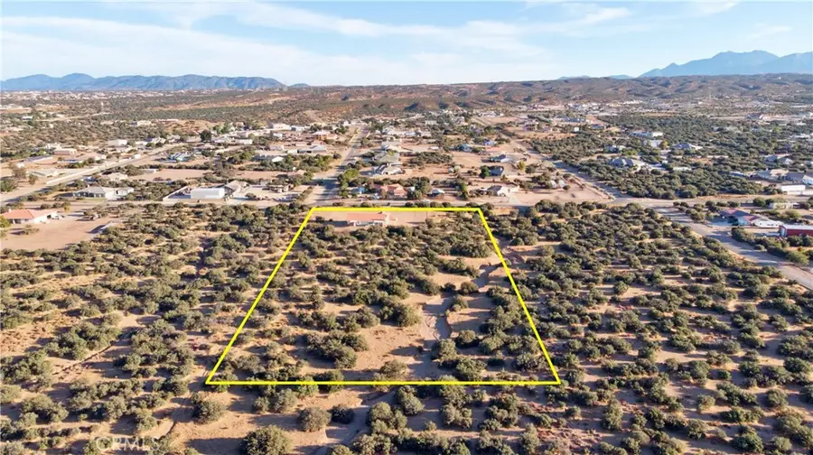 9352 Cedar Street, Phelan, CA 92371 - #2