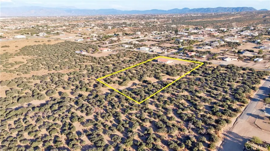 9352 Cedar Street, Phelan, CA 92371 - #3